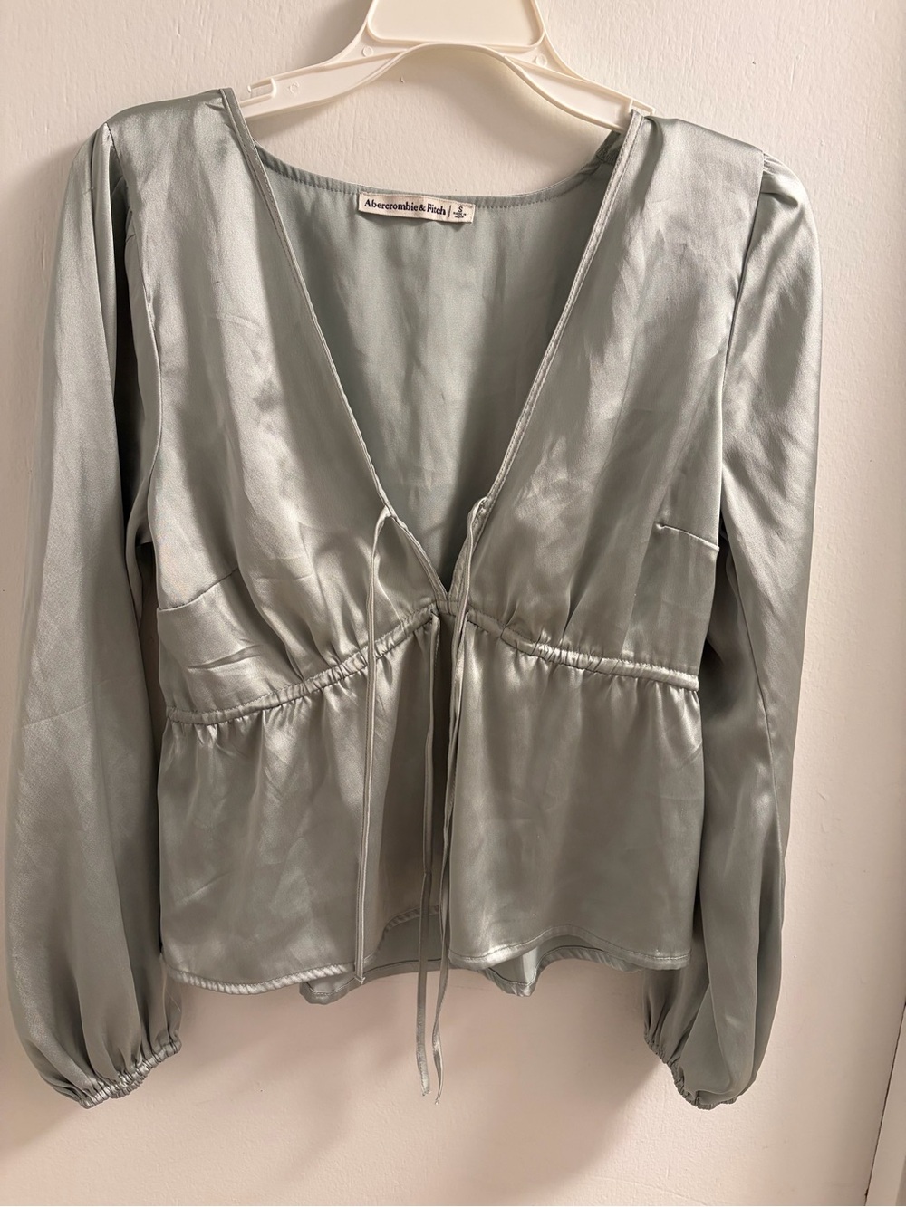 Abercrombie & Fitch Sage Green Satin V-Neck Blouse with Tie - Picture 5 of 8